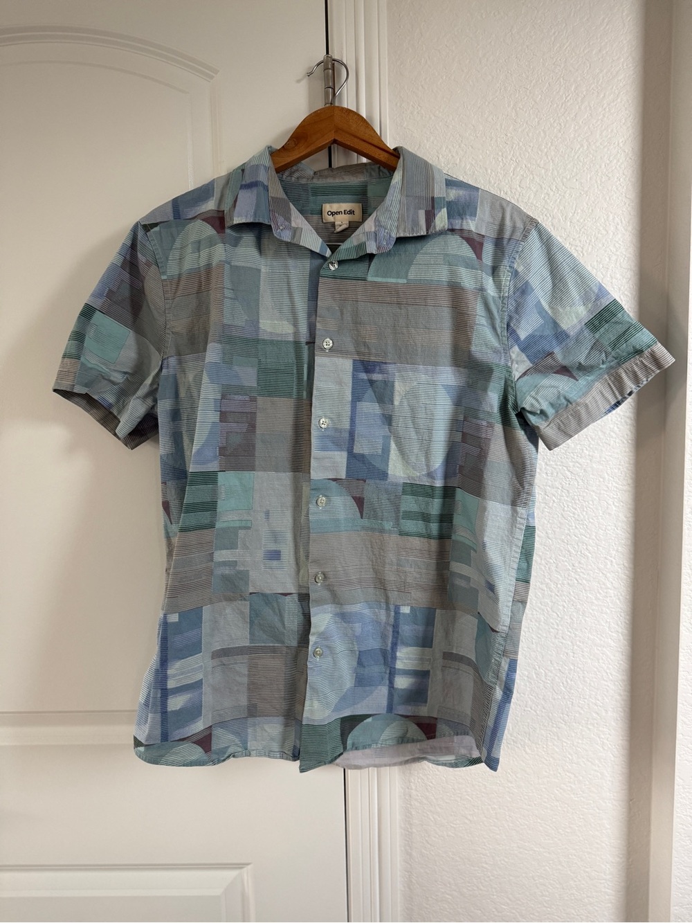 Men's Open Edit Large Short-Sleeve Geometric Pattern Button Up